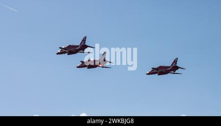 Die RAF Red Arrows starten vom Flughafen Southend auf dem Weg zur Clacton Airshow 2022 Stockfoto