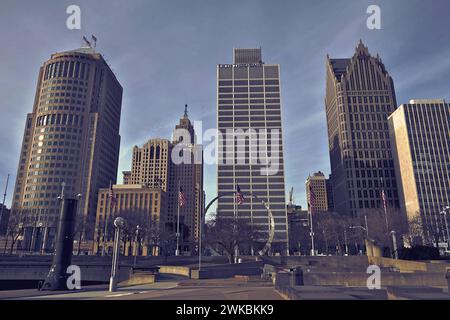 Hart Plaza, mit dem Guardian Building im Hintergrund, zusammen mit verschiedenen anderen, in Detroit, MI, USA Stockfoto