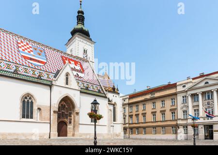 Kroatisches Parlamentsgebäude und Markuskirche auf dem Markusplatz, Zagreb, Kroatien Stockfoto