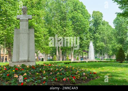 Zargreb Kroatien - 23. Mai 2011; Statue von Ivan Kukuljević Sakcinski im Zrinjevac Park Stockfoto