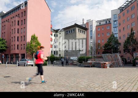 Grenzwachturm in Berlin. Die Gedenkstätte bei Kieler Eck befindet sich in einem ehemaligen Kommandoposten der DDR-Grenztruppen auf der Berlin-Spandauer Schifffahrt Stockfoto