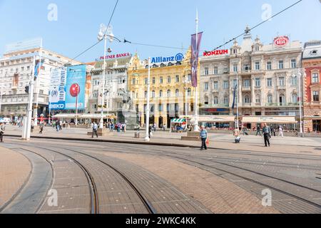 Zagreb Kroatien - 23. Mai 2011; städtischer Boulevard der Innenstadt, bekannt als Bank Jelacic Square in Zagreb Stockfoto