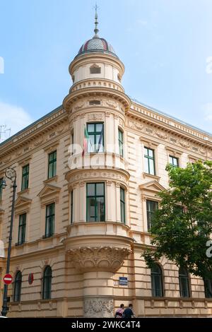 Zargreb Kroatien - 23. Mai 2011; klassisches Gebäude mit Botschaftsbüros an der Ecke Boskoviceva Straße. Stockfoto