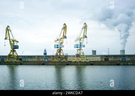 rostock, deutschland, 19. juli 2023, Krane im Hafen *** rostock, deutschland, 19. juli 2023, kräne im hafen Copyright: XWolfgangxSimlingerx Stockfoto