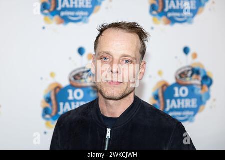 Berlin, Deutschland. Februar 2024. Stefan Konarske, Schauspieler, kommt zur Amazon Prime Party zum 10. Jahrestag. Die Amazon Prime Party zum 10-jährigen Bestehen findet im Rahmen der 74. Internationalen Filmfestspiele Berlin statt. Quelle: Hannes P. Albert/dpa/Alamy Live News Stockfoto