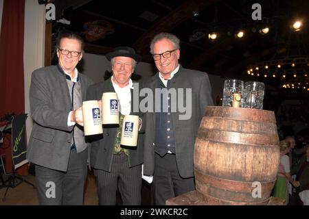 Dr. Martin Leibhard Augustiner Vorstand Peter Landstorfer Rechtsanwalt Starkbier Redner Werner Mayer Augustiner GF. München 19.05.2024 Augustiner Keller Starkbier Maximator Augustiner Bier Anstich München *** Dr. Martin Leibhard Augustiner CEO Peter Landstorfer Rechtsanwalt Starkbier Sprecher Werner Mayer Augustiner GF München 19 05 2024 Augustiner Keller Starkbier Maximator Augustiner Bier Anstich München Stockfoto