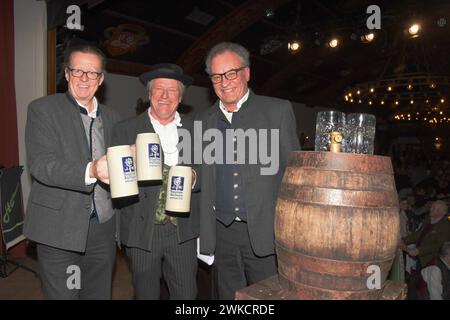 Dr. Martin Leibhard Augustiner Vorstand Peter Landstorfer Rechtsanwalt Starkbier Redner Werner Mayer Augustiner GF. München 19.05.2024 Augustiner Keller Starkbier Maximator Augustiner Bier Anstich München *** Dr. Martin Leibhard Augustiner CEO Peter Landstorfer Rechtsanwalt Starkbier Sprecher Werner Mayer Augustiner GF München 19 05 2024 Augustiner Keller Starkbier Maximator Augustiner Bier Anstich München Stockfoto