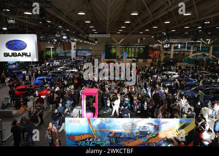 Toronto, Kanada. Februar 2024. Besucher besuchen die Canadian International Auto Show 2024 in Toronto, Kanada, am 19. Februar 2024. (Foto: Arrush Chopra/NurPhoto) Credit: NurPhoto SRL/Alamy Live News Stockfoto