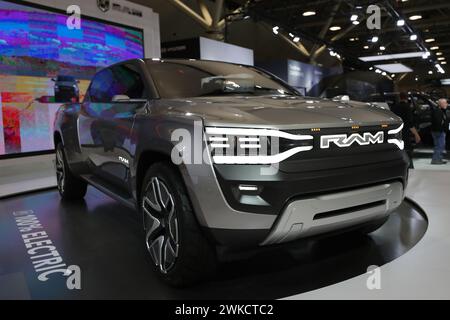 Toronto, Kanada. Februar 2024. Der Elektro-Lkw RAM wird am 19. Februar 2024 auf der Canadian International Auto Show in Toronto, Kanada, gezeigt. (Foto: Arrush Chopra/NurPhoto)0 Credit: NurPhoto SRL/Alamy Live News Stockfoto