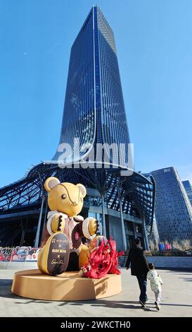 Shanghai, China. Februar 2024. Die chinesische Modemarke BUER BEAR feiert am 16. Februar 2024 ihre Weltpremiere in der Phoenix Nest Mall in Shanghai, China. (Foto: Costfoto/NurPhoto) Credit: NurPhoto SRL/Alamy Live News Stockfoto