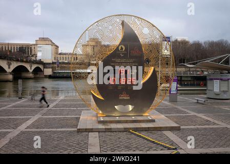 Paris, Frankreich. Februar 2024. Die Uhr zählt bis zu den Olympischen Spielen 2024 in Paris, Frankreich am 19. Februar 2024. Foto: Pierrick Villette/ABACAPRESS.COM Credit: Abaca Press/Alamy Live News Stockfoto