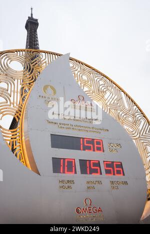 Paris, Frankreich. Februar 2024. Die Uhr zählt bis zu den Olympischen Spielen 2024 in Paris, Frankreich am 19. Februar 2024. Foto: Pierrick Villette/ABACAPRESS.COM Credit: Abaca Press/Alamy Live News Stockfoto