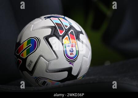 PUMA Rainbow LBGTQ+ Orbita Offizieller Match Ball für die EFL 2023/24 Saison in - Swansea City gegen Ipswich Town, Sky Bet Championship, Swansea.com Stadium, Swansea, Großbritannien - 17. Februar 2024 nur redaktionelle Verwendung - es gelten Einschränkungen bei DataCo Stockfoto