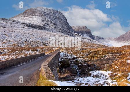 Applecross Halbinsel Schottland Bealach na Bà die Straße, die im Winter zu den Bergen führt Stockfoto