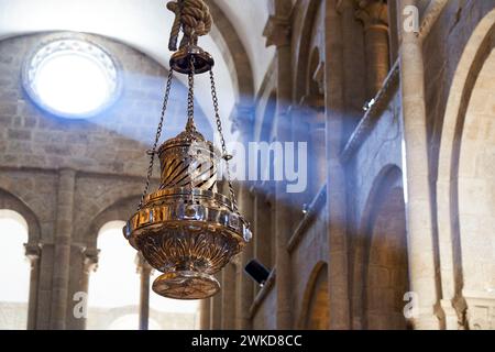 Botafumeiro, Kathedrale, Santiago de Compostela, A Coruña, Galicien, Spanien. Der Botafumeiro ist ein riesiger Weihrauch in der Kathedrale von Santiago de Stockfoto