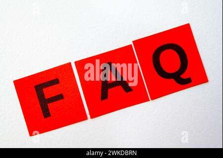 Farbenfrohe Karten mit häufig gestellten Fragen und häufig gestellten Fragen. Stockfoto