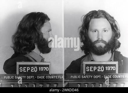 Jim Morrison hat am Tag seiner Verurteilung in Miami wegen Profanität und unanständiger Enthüllung am 20. September 1970 geschossen Stockfoto