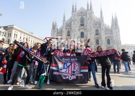 Mailand, Italien. Februar 2024. Foto Stefano Porta/LaPresse 20-02-2024, Milano, Italia - Cronaca - Tifosi dell'Atletico Madrid in Piazza del Duomo prima della partita di Champions League di questa sera contro l'inter 20. Februar 2024, Mailand, Italien - News - News - Atletico Madrid Fans auf der Piazza del Duomo vor dem Champions League Spiel heute Abend gegen Inter Credit: LaPresse/Alamy Live News Stockfoto