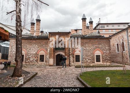 Sarajevo - BiH - 11. Februar 2024: Eingang des Gazi Husrev Beg Museums in Sarajevo, Bosnien und Herzegowina. Stockfoto