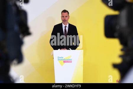 Berlin, Deutschland. Februar 2024. Christian Dürr, Fraktionsvorsitzender der FDP, spricht vor Beginn der Fraktionssitzung im Bundestag. Quelle: Serhat Kocak/dpa/Alamy Live News Stockfoto