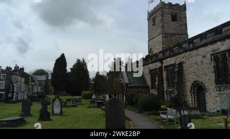 St. Marys Church in Kirby Lonsdale in Cumbria, Großbritannien. Ist ein historisches Gebäude, das von den Normannen aus dem frühen 12. Jahrhundert erbaut wurde Stockfoto