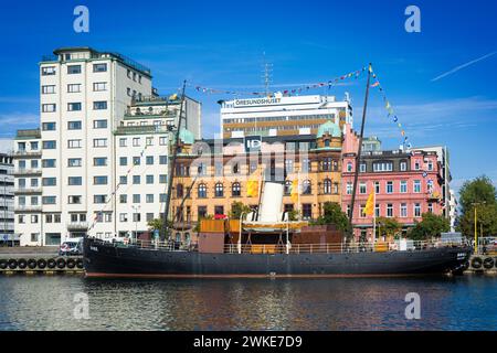 BORE – der älteste Eisbrecher der Welt mit seiner Originalmaschine und dem intakten Kessel, der am Kai des inneren Hafens in Malmö, Schweden, vertäut ist Stockfoto