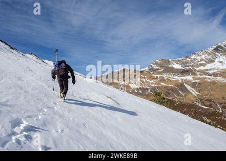 Ascenso al Puerto de La Madera, Huesca, Aragón, Cordillera de Los Pirineos, Spanien. Stockfoto