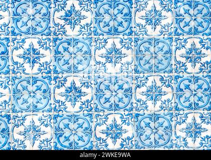 Azulejos in einem Gebäude in Aveiro Stockfoto