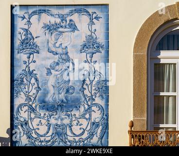 Azulejos in einem Gebäude in Aveiro Stockfoto