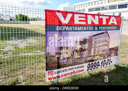 Merida Mexico, Xcumpich Calle 20A, Immobilien, Schild Leasing, Wohn-Gewerbe, Angebot Verkauf, Wohnungen Penthäuser, werden gebaut, Schild i Stockfoto