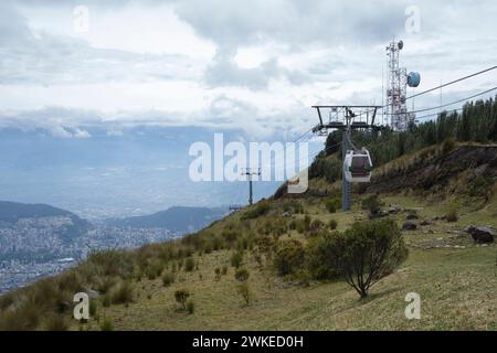 Seilbahn zum nächsten Vulkan in Quito, Ecuador Stockfoto