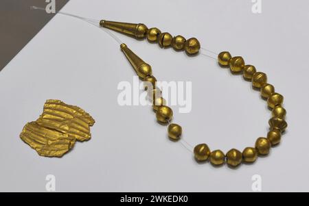 Schmuck. Gold. Ende des 4. Jahrhunderts v. Chr. Aus Mezek Tumulus, Region Haskowo, Bulgarien. Nationales Archäologisches Museum. Sofia. Bulgarien. Stockfoto