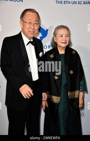 Ban Ki-moon mit Ehefrau Yoo Soon-taek bei der Cinema for Peace Gala 2024 im WECC - Westhafen Event & Convention Center. Berlin, 19.02.2024 Stockfoto