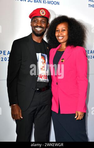 Bobi Wine mit Ehefrau Barbie Kyagulanyi bei der Cinema for Peace Gala 2024 im WECC - Westhafen Event & Convention Center. Berlin, 19.02.2024 Stockfoto