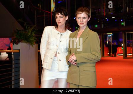 Kristen Stewart und Rose Glass bei der Premiere des Kinofilms 'Sterben / Dying' auf der Berlinale 2024 / 74. Internationale Filmfestspiele Berlin im Berlinale Palast. Berlin, 18.02.2024 Stockfoto