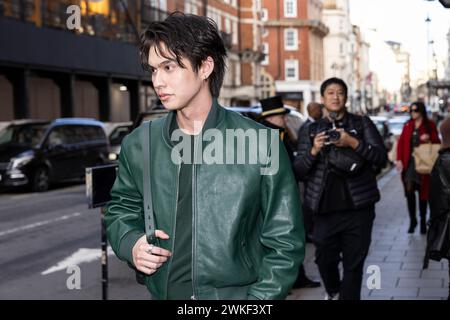 Vachirawit Chivaaree, bekannt als Bright Vachirawit, thailändischer Schauspieler, Model, Sänger und Unternehmer, fotografiert in Mayfair, London, Februar 2024 Stockfoto