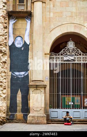 Fachada de la Parroquia Católica Inmaculada Concepción y San Lorenzo, Plaza de San Agustín, El Raval, Barcelona, Katalonien, Spanien. Stockfoto