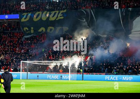 Eindhoven, Niederlande. Februar 2024. EINDHOVEN, 20.02.2024, Philips Stadium, UEFA Champions League Saison 2023/24, Spiel zwischen PSV und Borussia Dortmund, Fans von PSV Credit: Pro Shots/Alamy Live News Stockfoto