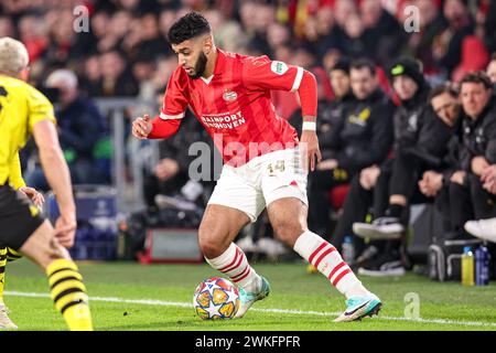 Eindhoven, Niederlande. Februar 2024. EINDHOVEN, NIEDERLANDE - 20. FEBRUAR: Ismael Saibari von PSV dribbelt während des 1. Leg-Spiels der UEFA Champions League zwischen PSV und Borussia Dortmund im Philips Stadion am 20. Februar 2024 in Eindhoven. (Foto von Peter Lous/Orange Pictures) Credit: Orange Pics BV/Alamy Live News Stockfoto