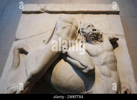 Die Elgin Marbles, antike griechische Skulpturen aus dem Parthenon in Athen im British Museum in London, Großbritannien Stockfoto