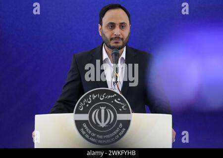 Teheran, Iran. Februar 2024. Der iranische Regierungssprecher ALI BAHADORI JAHROMI spricht während einer Pressekonferenz auf der 24. Iran Media Expo in Teheran. (Kreditbild: © Rouzbeh Fouladi/ZUMA Press Wire) NUR REDAKTIONELLE VERWENDUNG! Nicht für kommerzielle ZWECKE! Stockfoto