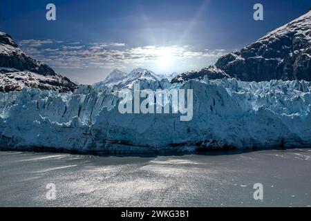 Blue Ice Glacier und Wasserspiegelung im Glacier Bay National Park, Alaska Stockfoto