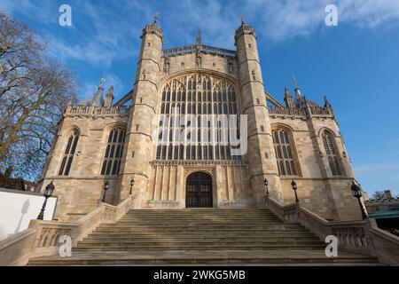 Windsor.Berkshire.Vereinigtes Königreich.2. Dezember 2022.Foto der St. Georges Kapelle an der Westfront im Schloss Windsor Stockfoto