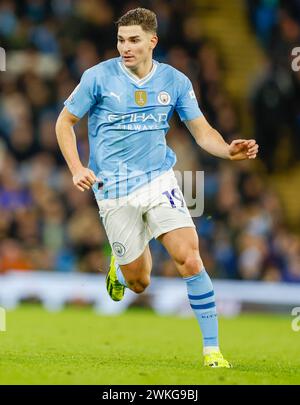 Etihad Stadium, Manchester, Großbritannien. Februar 2024. Premier League Football, Manchester City gegen Brentford; Julian Alvarez aus Manchester City am Ball Credit: Action Plus Sports/Alamy Live News Stockfoto