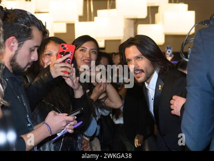 19. Februar 2024, México Coty, Mexicpo City, Mexiko: Die Schauspieler; Shahar Isaac, Abe Bueno-Jallad, Vanessa Benavente und Jonathan Roumie während des roten Teppichs der ersten beiden Episoden des Films The Chosen im Miyana-Kino in Mexiko-Stadt. (Kreditbild: © Jorge Nunez/ZUMA Press Wire) NUR REDAKTIONELLE VERWENDUNG! Nicht für kommerzielle ZWECKE! Stockfoto