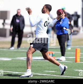 Metairie, USA. Februar 2024. Quarterback Quinton Williams (Howard University) wirft einen Pass während des Allstate HBCU Legacy Bowl NFL Combins im New Orleans Saints Ochsner Sports Performance Center in Metairie, Louisiana, am Montag, den 19. Februar 2024. (Foto: Peter G. Forest/SIPA USA) Credit: SIPA USA/Alamy Live News Stockfoto