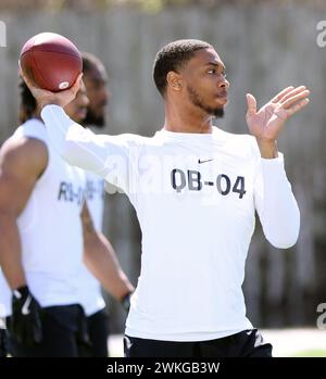 Metairie, USA. Februar 2024. Quarterback Quinton Williams (Howard University) wirft einen Pass während des HBCU Legacy Bowl NFL Combins im New Orleans Saints Ochsner Sports Performance Center in Metairie, Louisiana am Montag, den 19. Februar 2024. (Foto: Peter G. Forest/SIPA USA) Credit: SIPA USA/Alamy Live News Stockfoto