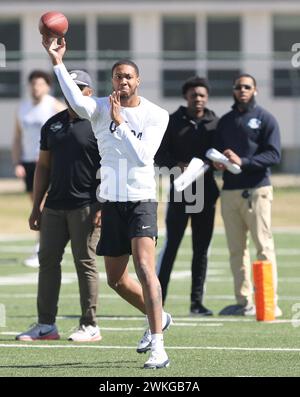 Metairie, USA. Februar 2024. Quarterback Quinton Williams (Howard University) wirft einen Pass während des Allstate HBCU Legacy Bowl NFL Combins im New Orleans Saints Ochsner Sports Performance Center in Metairie, Louisiana, am Montag, den 19. Februar 2024. (Foto: Peter G. Forest/SIPA USA) Credit: SIPA USA/Alamy Live News Stockfoto