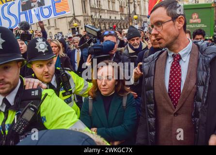 London, Großbritannien. Februar 2024. Stella Assange verlässt das Oberste Gericht am ersten Tag von Julian Assanges Auslieferungsverhandlung. Quelle: Vuk Valcic/Alamy Live News Stockfoto