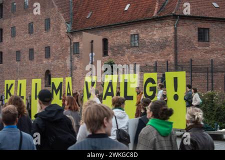 Mehr als 25.000 Menschen versammelten sich am Sonntag, den 30. Oktober 2022, zum Volksklimarsch in Kopenhagen, Dänemark. kurz vor den geplanten Parlamentswahlen am 1. November 2022 Kopenhagen Christen Brygge Dänemark Copyright: xKristianxTuxenxLadegaardxBergx IMG 1243 Stockfoto